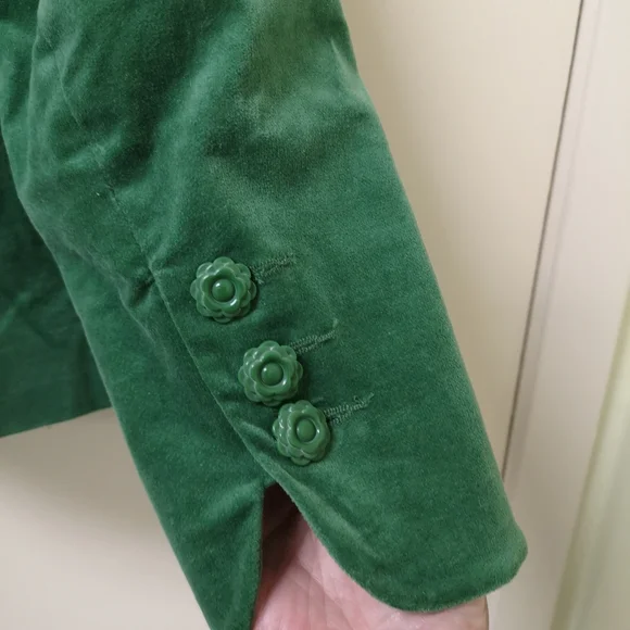 Blazer - Picture 3 of 7